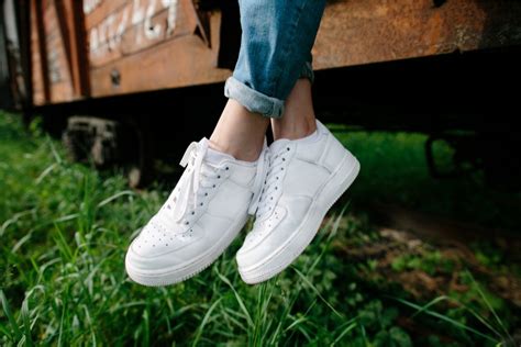 keep white shoes white